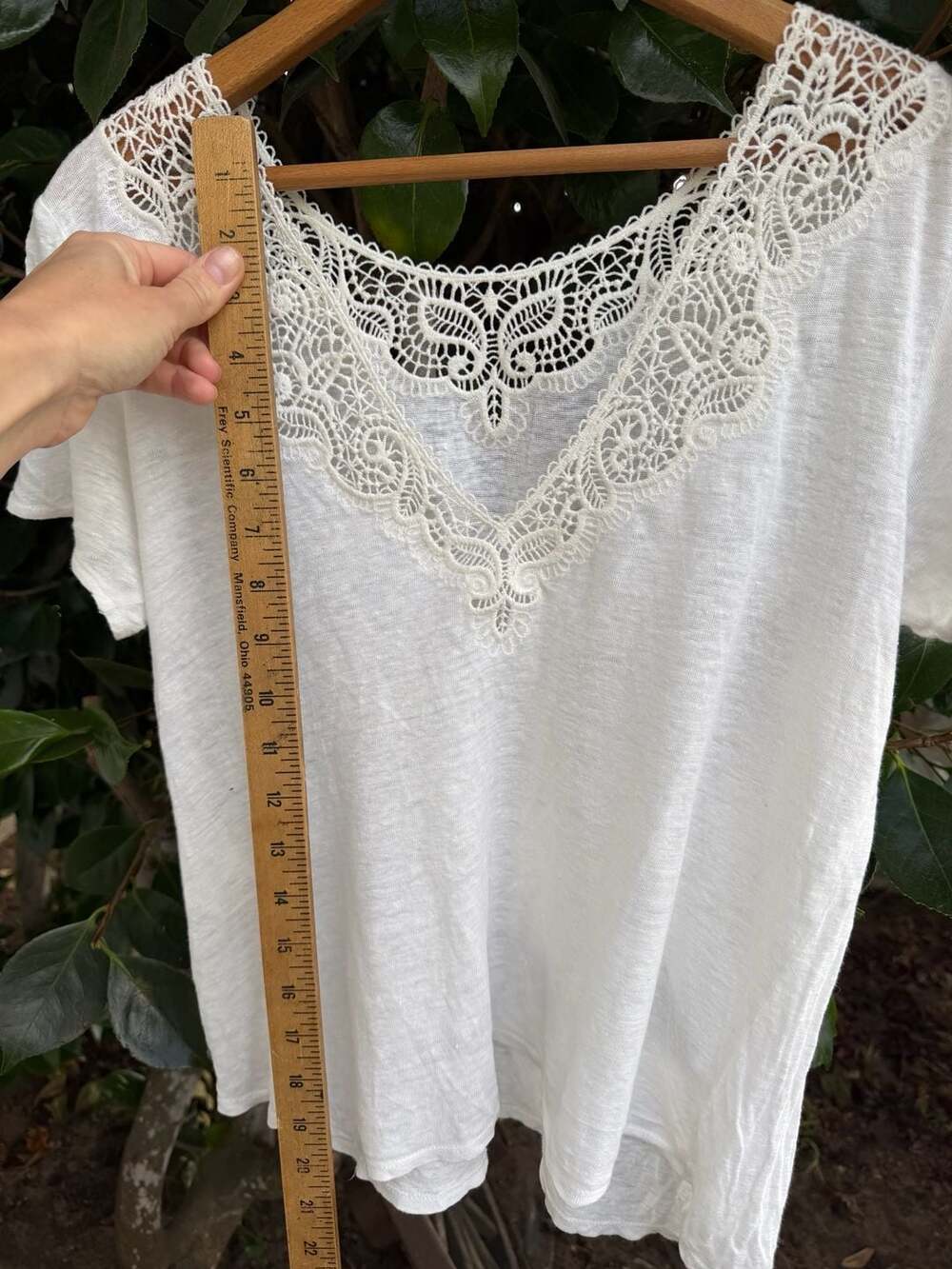 Sézane Mina Linen Crochet Neckline Short Sleeve T-Shirt - Picture 4 of 7